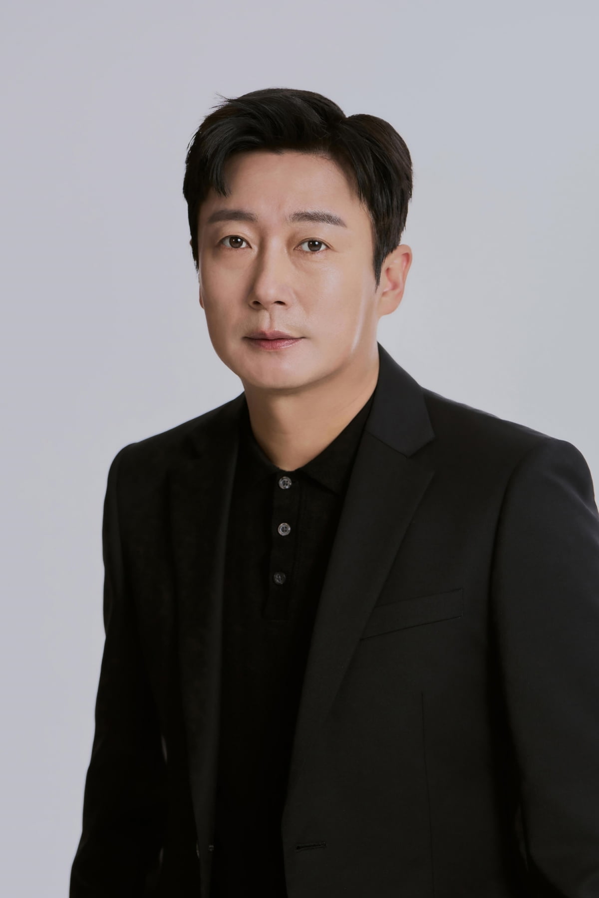 Lee Soo-geun leaves SM C&C after 10 years of service and signs ...