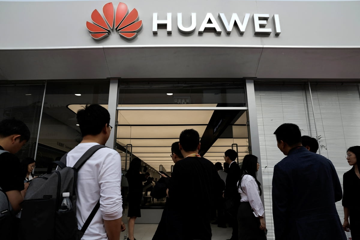 US Government Suspends Semiconductors Export to Huawei, Impacting Intel and Qualcomm: Latest Updates